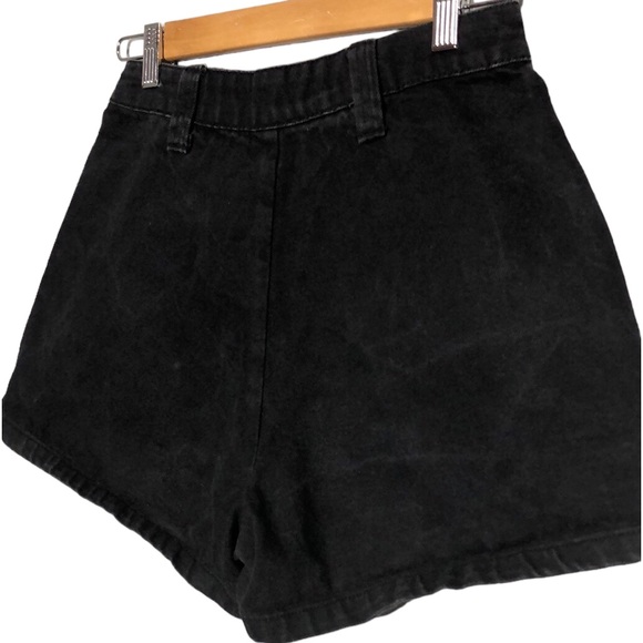 HOT TOPIC | Women’s Black High Waisted Asymmetrical Flap Pockets Shorts size 5 - Picture 9 of 11